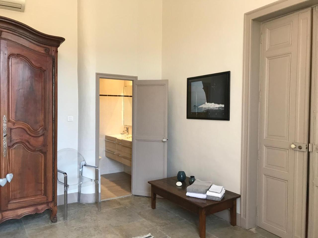 Couleurs De Camargue Bed and Breakfast Beauvoisin  Εξωτερικό φωτογραφία