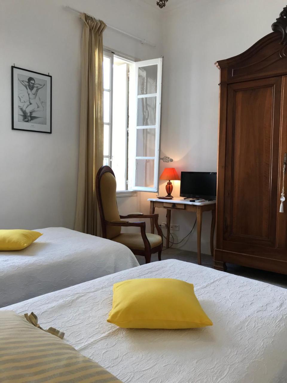Couleurs De Camargue Bed and Breakfast Beauvoisin  Εξωτερικό φωτογραφία